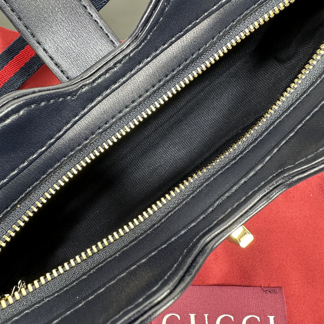 Gucci Hobo Bags